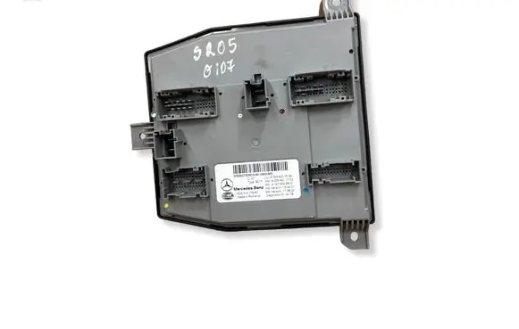 Mercedes-Benz C W205 SAM control unit A2059007539 A2059011703 A1679025801