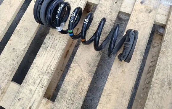 Jaguar F-Pace Rear coil spring HK835534cc