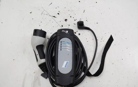BMW X5 F15 Battery charger (optional) 764424105
