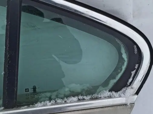 Opel Insignia A Rear vent window glass Sidabrine