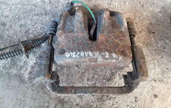 Land Rover Discovery 3 - LR3 Front brake caliper NOCODE