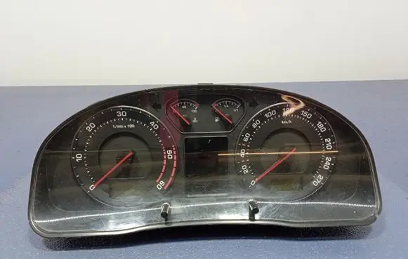 Skoda Superb B5 (3U) Speedometer (instrument cluster) 3U0920841A