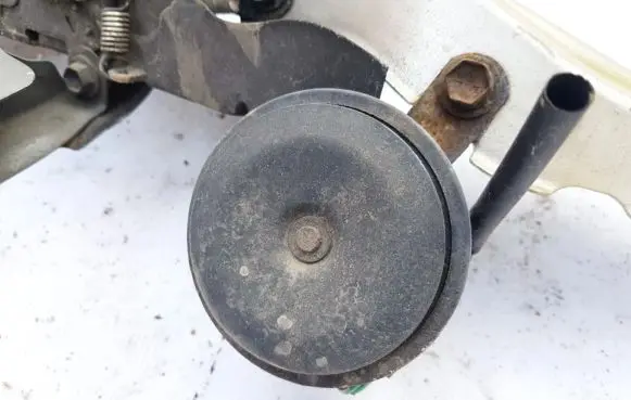 Toyota Avensis T250 Horn signal