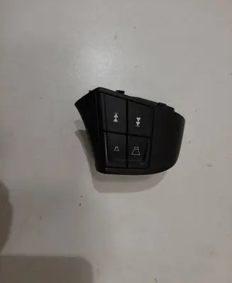 Steering wheel buttons/switches