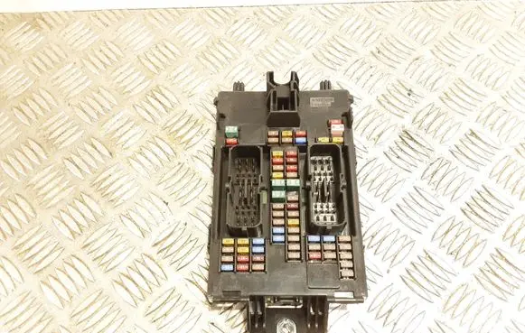 Volvo S60 Fuse module 31682732
