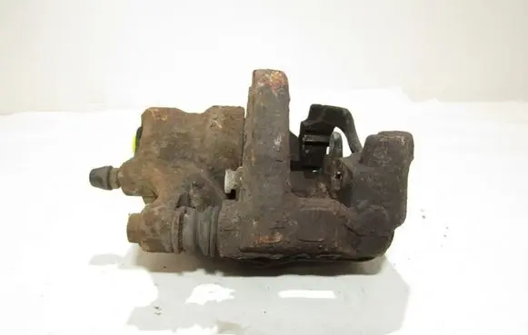 Toyota Auris 150 Front brake caliper