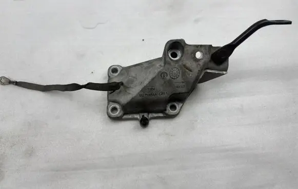 Dodge Durango Engine mounting bracket 68275986AA