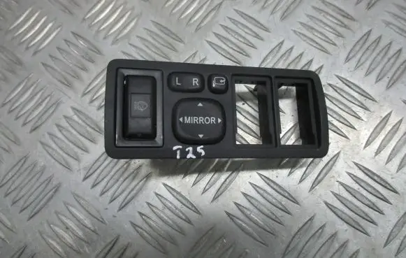 Toyota Avensis T250 Wing mirror switch
