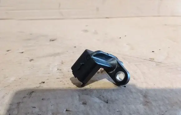 Peugeot 208 Crankshaft position sensor 7588095