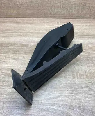 BMW 5 E60 E61 Accelerator throttle pedal 6772645