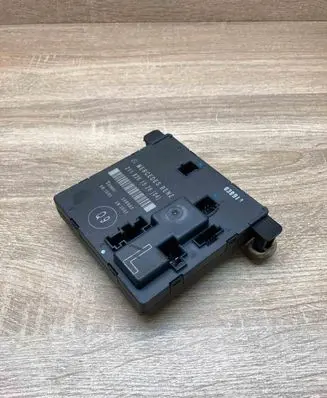 Mercedes-Benz E W211 Door control unit/module 2118201526 356805MAIN