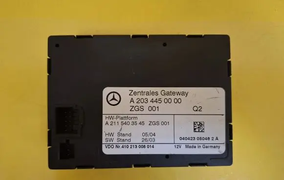 Mercedes-Benz C W203 Gateway control module A2034450000