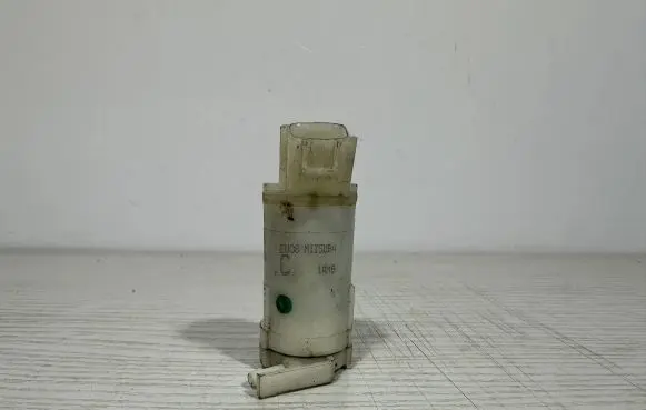 Suzuki SX4 S-Cross Windscreen/windshield washer pump