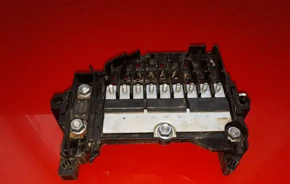 Volvo V40 Fuse module 306591923 E00019240 E00019241