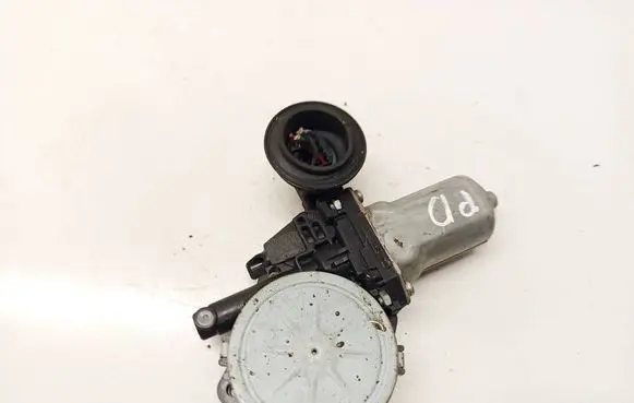 Lexus RX 300 Front door window regulator motor 