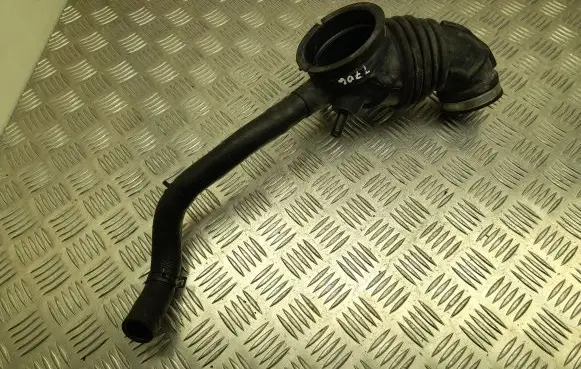 Hyundai Tucson TL Air intake hose/pipe 28130D3500