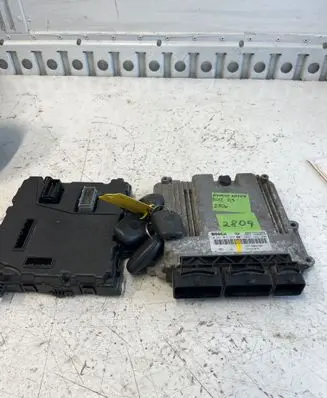 Renault Master III Engine control unit/module 1039S46774 237101487R 237100899R