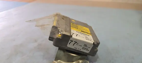 Toyota Yaris Airbag control unit/module 891700D100