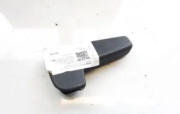 Volkswagen PASSAT B6 Engine bonnet (hood) release handle 3C2823533