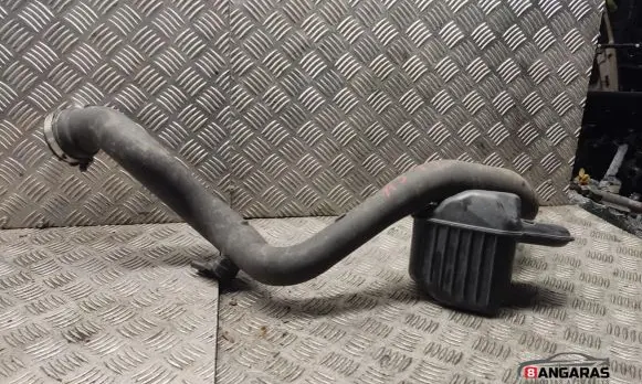 Audi A5 8T 8F Intercooler hose/pipe 8k0145673