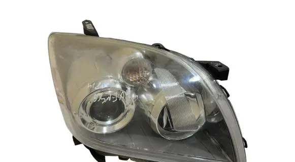 Toyota Avensis T250 Headlight/headlamp