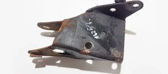 Mazda Premacy Engine mounting bracket