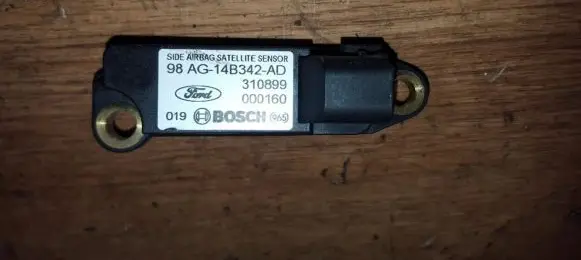 Ford Focus Airbag deployment crash/impact sensor 98ag14b342ad 98ag-14b342-ad