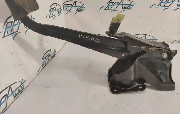 Mercedes-Benz Vito Viano W639 Brake pedal A6392901801 10423103 0W44ZGS002