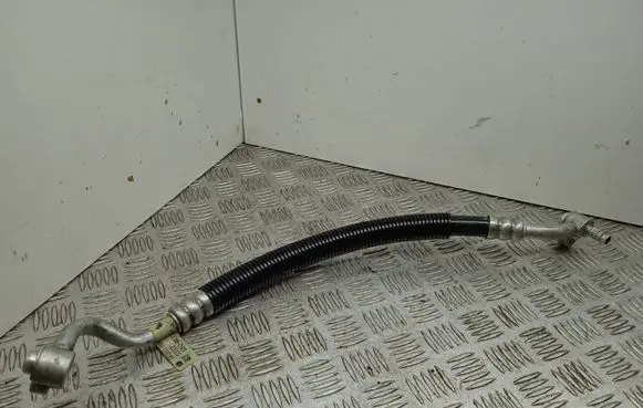Jeep Grand Cherokee Air conditioning (A/C) pipe/hose 68161176AA