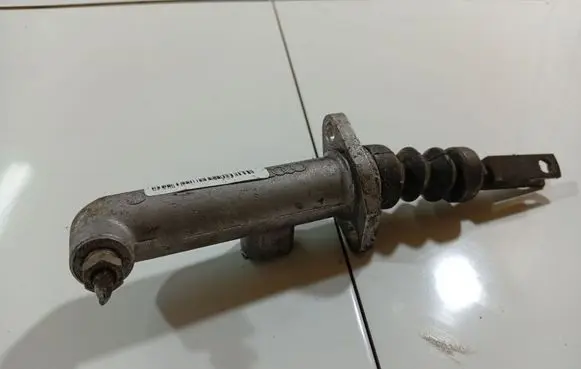 Clutch master cylinder