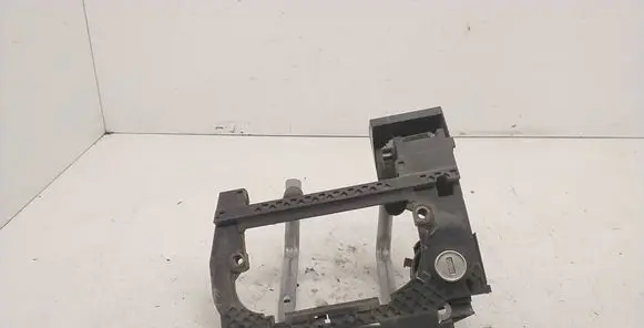 BMW 7 E38 Front door exterior handle/bracket 51218171469