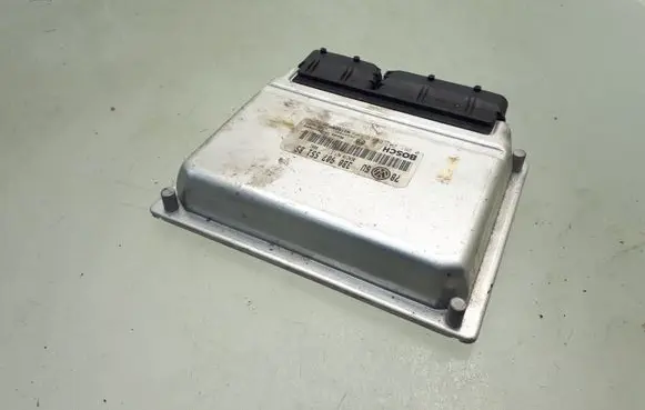 Volkswagen PASSAT B5.5 Engine control unit/module 3B0907551BS 0261207009