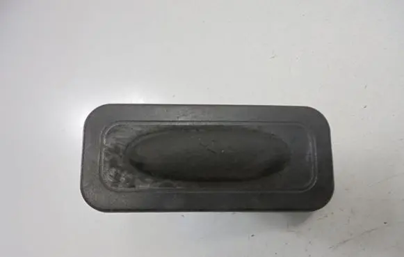 Renault Modus Tailgate/boot open switch button 8200076253B