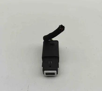 Citroen Jumpy USB socket connector 9851608480 9831350680