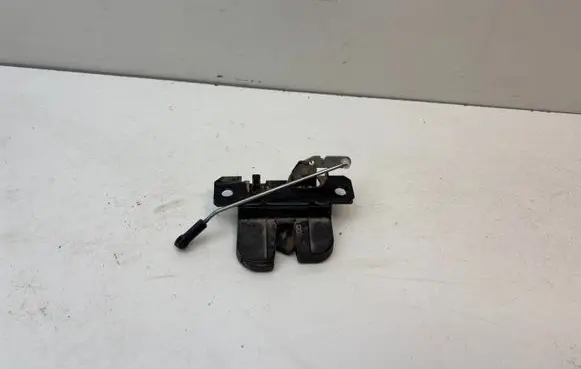 Volkswagen Caddy Loading door lock 2K0827506