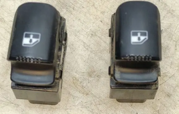 Hyundai Santa Fe Electric window control switch 
