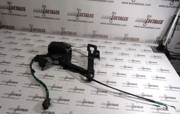 Toyota RAV 4 (XA20) Front door lock