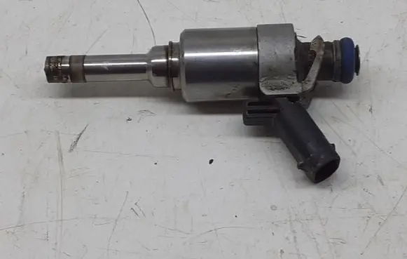 Audi A4 S4 B8 8K Fuel main line pipe 0261500