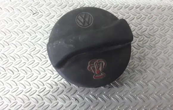 Volkswagen Golf III Coolant expansion tank/reservoir cap 357121321C