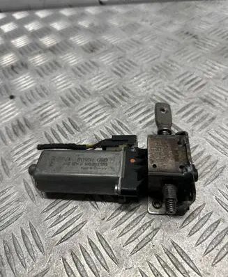 Mercedes-Benz S W221 Seat adjustment motor 0390203255