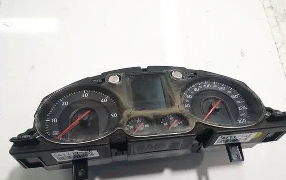 Volkswagen PASSAT B6 Speedometer (instrument cluster) A2C53042108