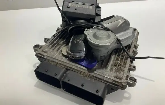 Mercedes-Benz E W211 Engine ECU kit and lock set A6421508977 6421508977
