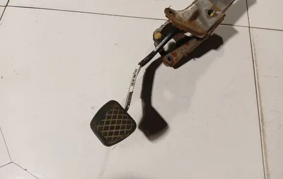 Honda FR-V Brake pedal 