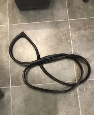 KIA Stonic Front door rubber seal 