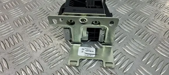 BMW X3 F25 Parcel shelf load cover mount bracket 7230198