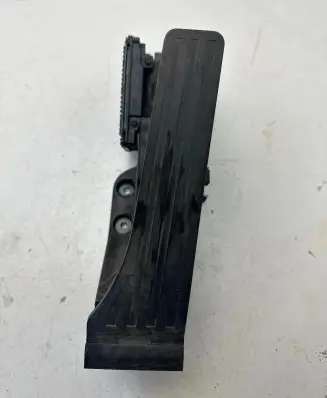 Mercedes-Benz C W205 Accelerator throttle pedal A2C73660908 A2c73661103 A2223001900