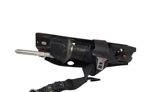 Volvo V70 Front seatbelt G6041213 39818796