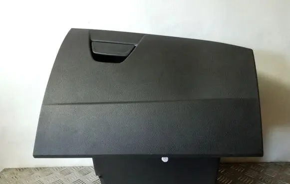 Ford Focus Glove box BM51A06044
