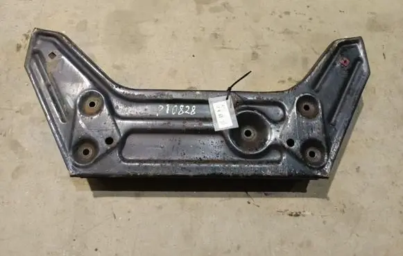 Volkswagen Polo IV 9N3 Front subframe