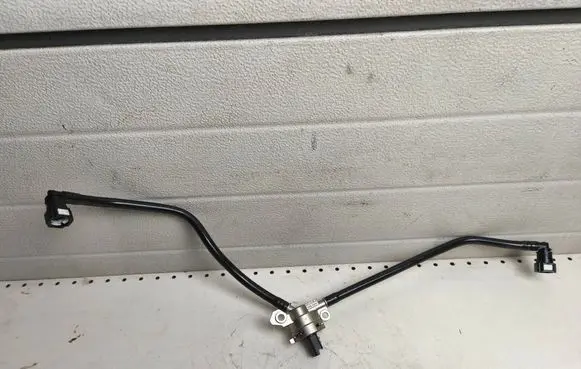 Peugeot 5008 Fuel distributor P1017726